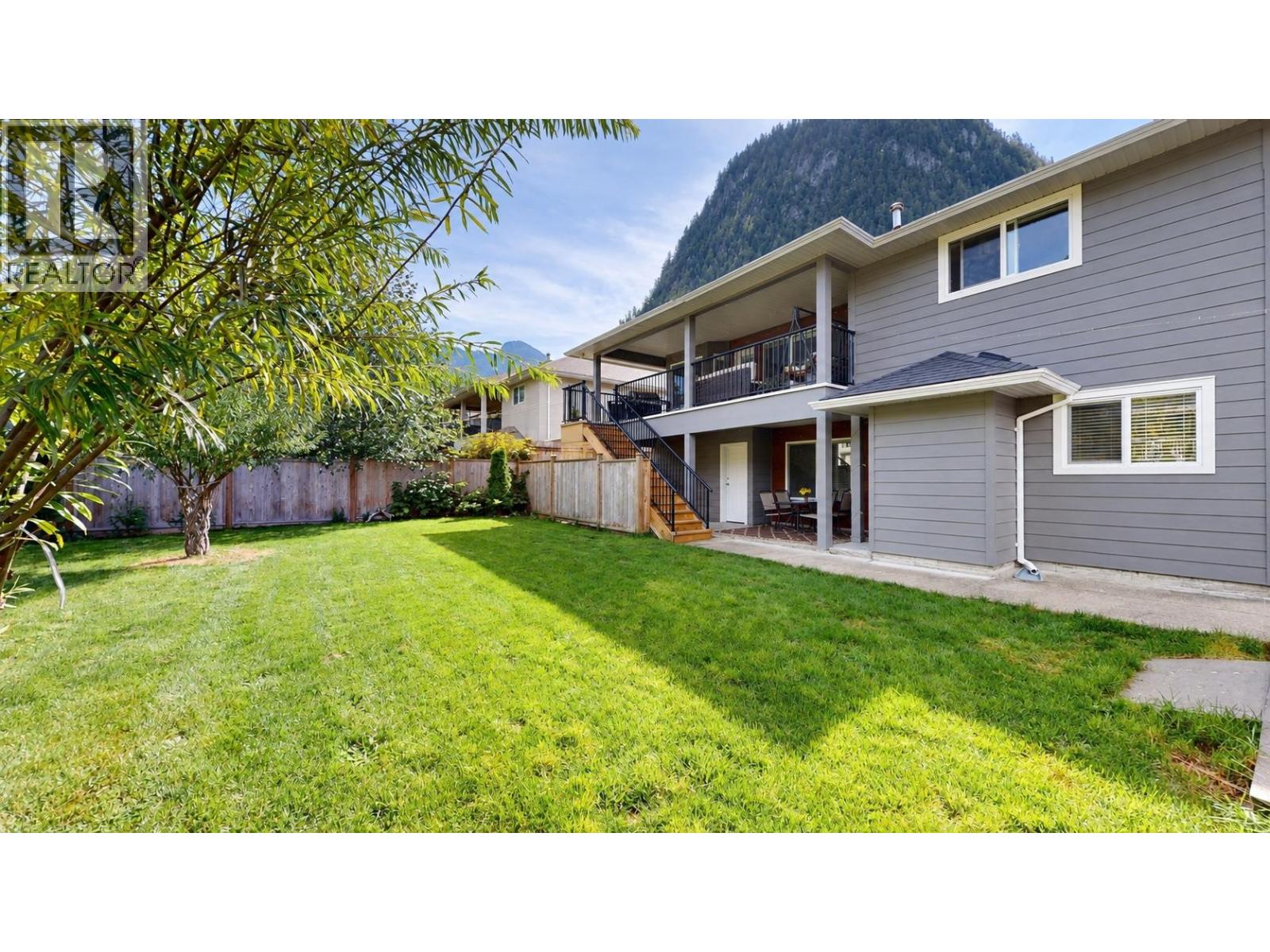 2015 Balsam Way, Squamish, British Columbia  V8B 0W1 - Photo 22 - R3164691