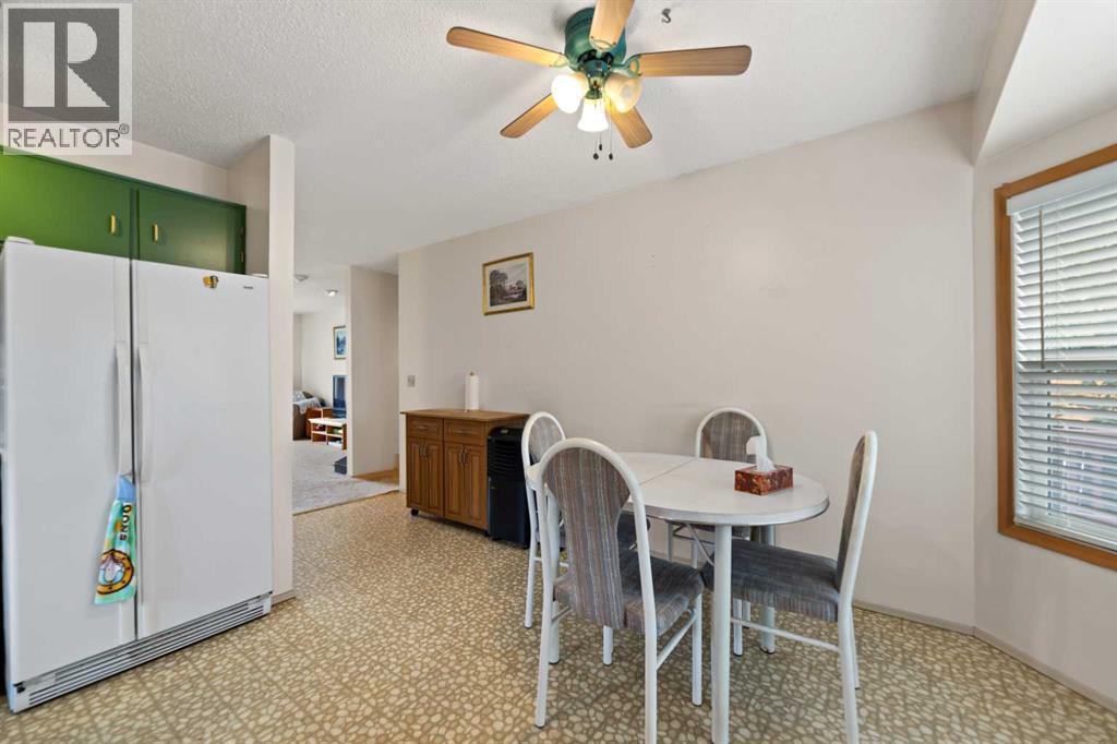 224 Berwick Way Nw, Calgary, Alberta  T3K 1C1 - Photo 9 - A2338257