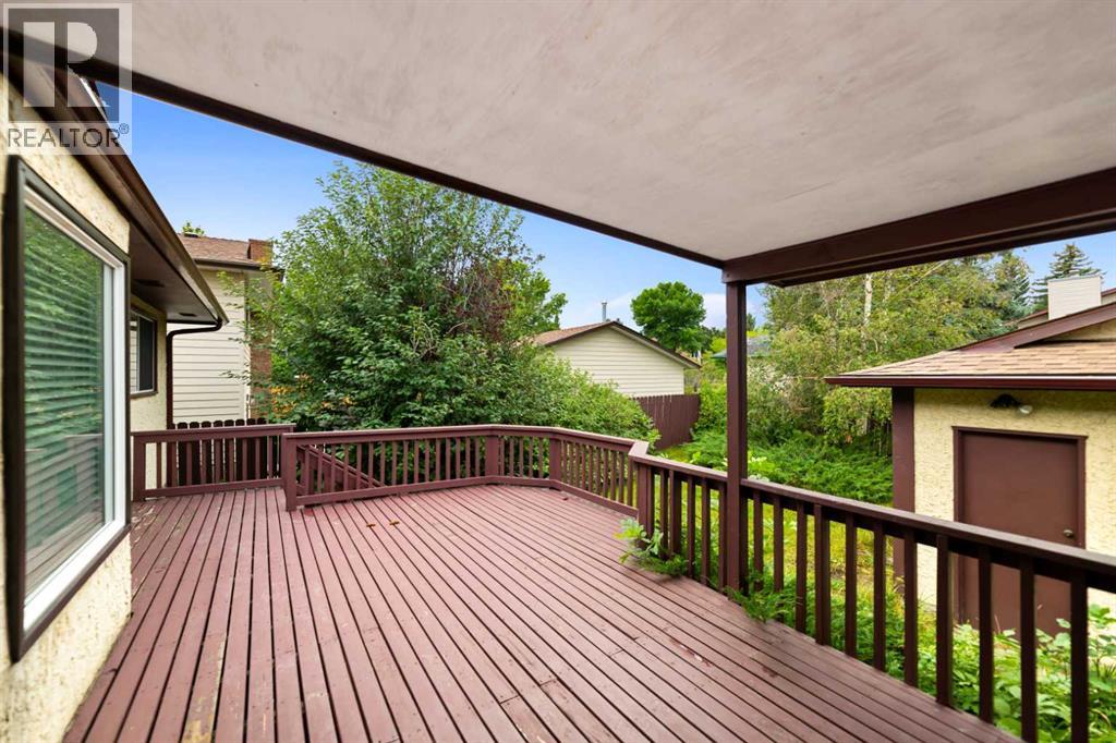 224 Berwick Way Nw, Calgary, Alberta  T3K 1C1 - Photo 33 - A2338257
