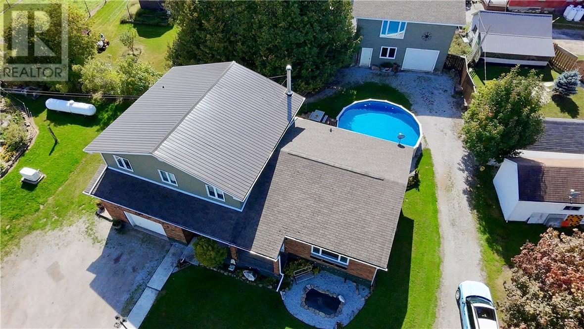 16 Meredith, Gore Bay, Ontario  P0P 1H0 - Photo 4 - 2130480