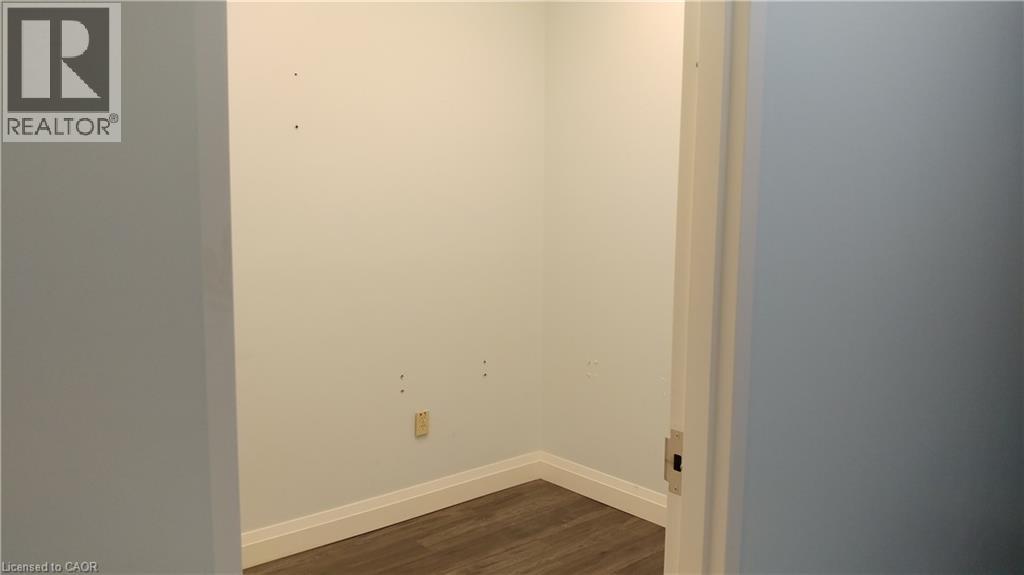 5291 Lakeshore Road Unit# 8, Burlington, Ontario  L7L 1C7 - Photo 7 - 40860050