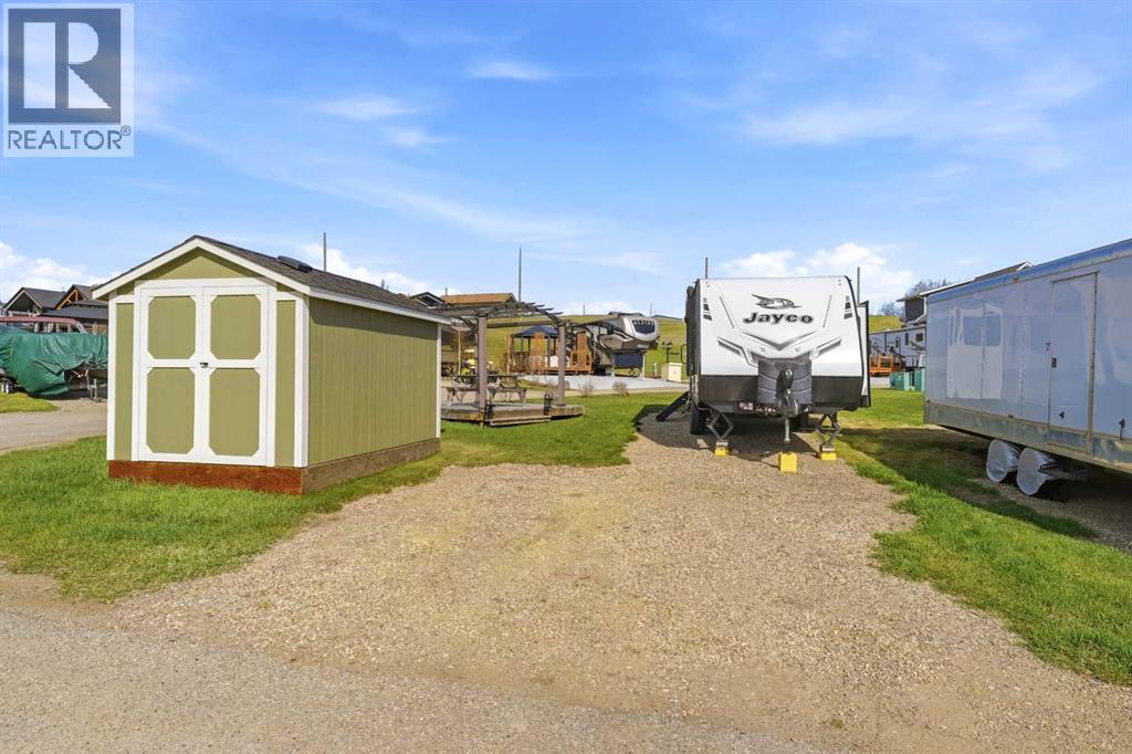 6074, 25054 South Pine Lake Road, Rural Red Deer County, Alberta  T0M 1R0 - Photo 4 - A2346398