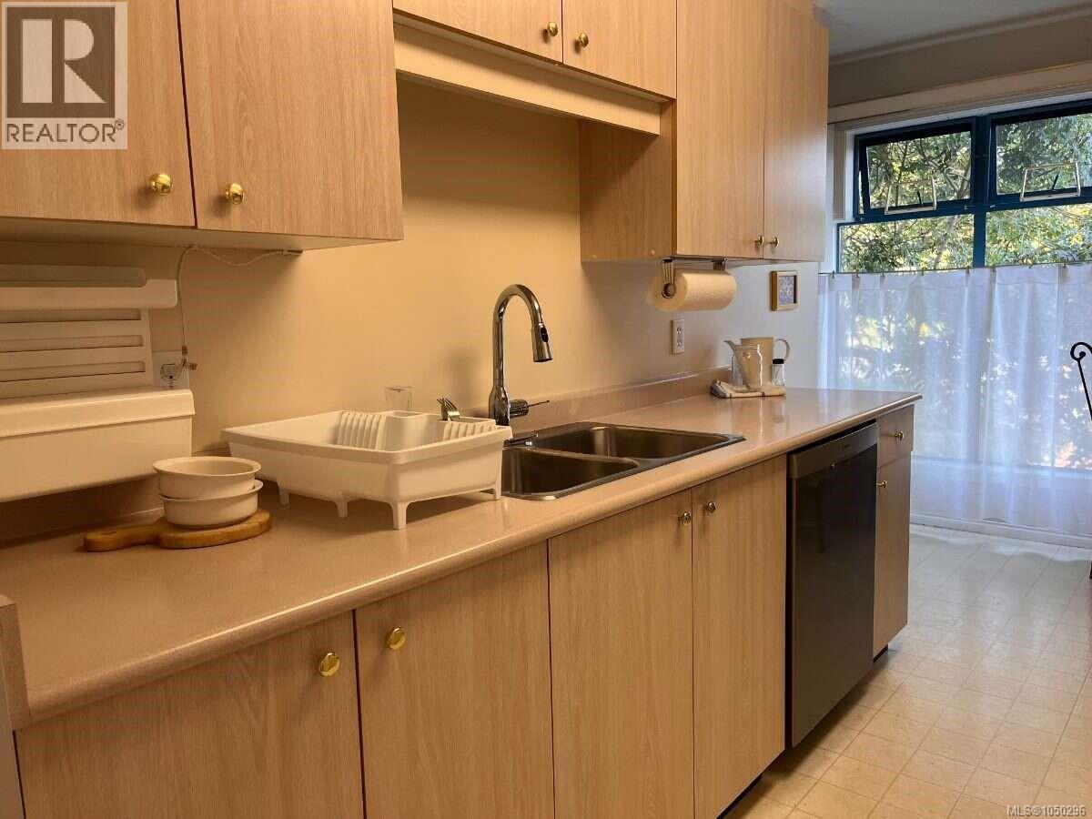 402 1063 Southgate St, Victoria, British Columbia  V8V 1V5 - Photo 10 - 1050296