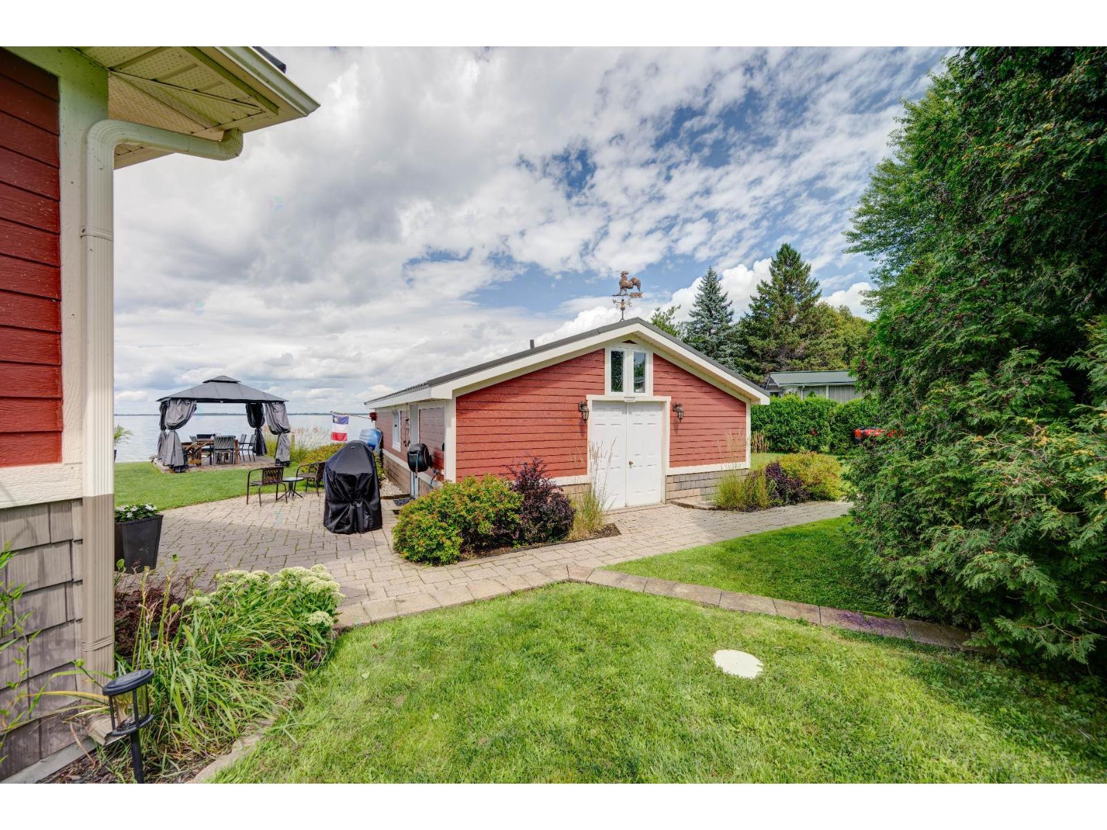 4778 Rue Perron Saint-Anicet Quebec Canada J0S1M0 4