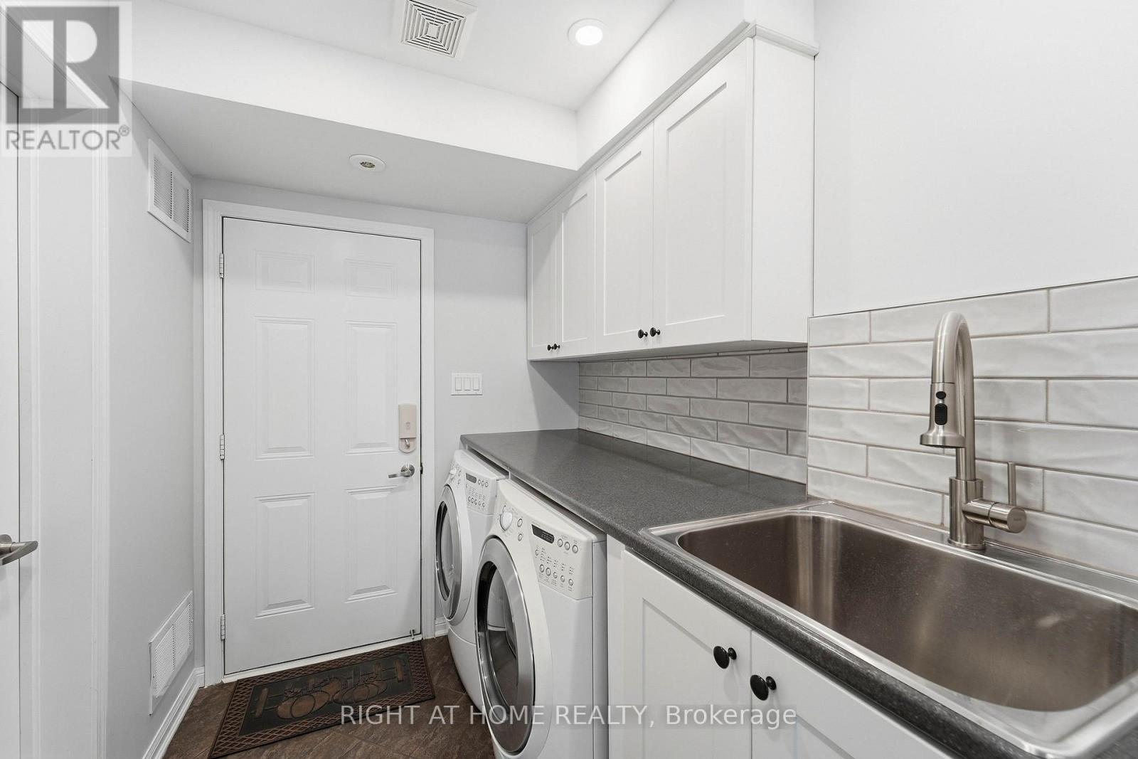 888 Jempson Path, Milton, Ontario  L9T 0Z5 - Photo 10 - W13806408