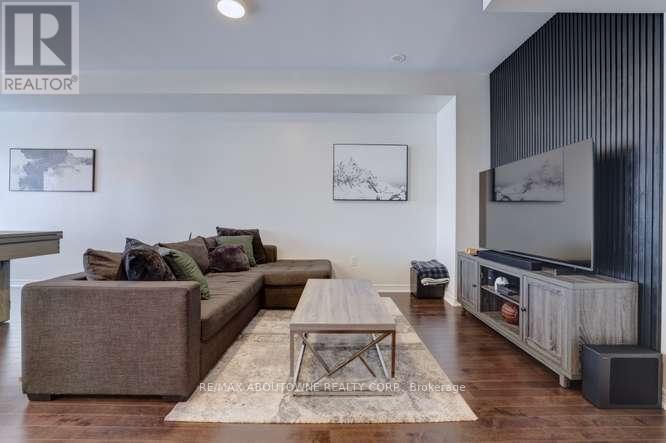 2435 Greenwich Drive, Oakville, Ontario  L6M 0S4 - Photo 7 - W13806422