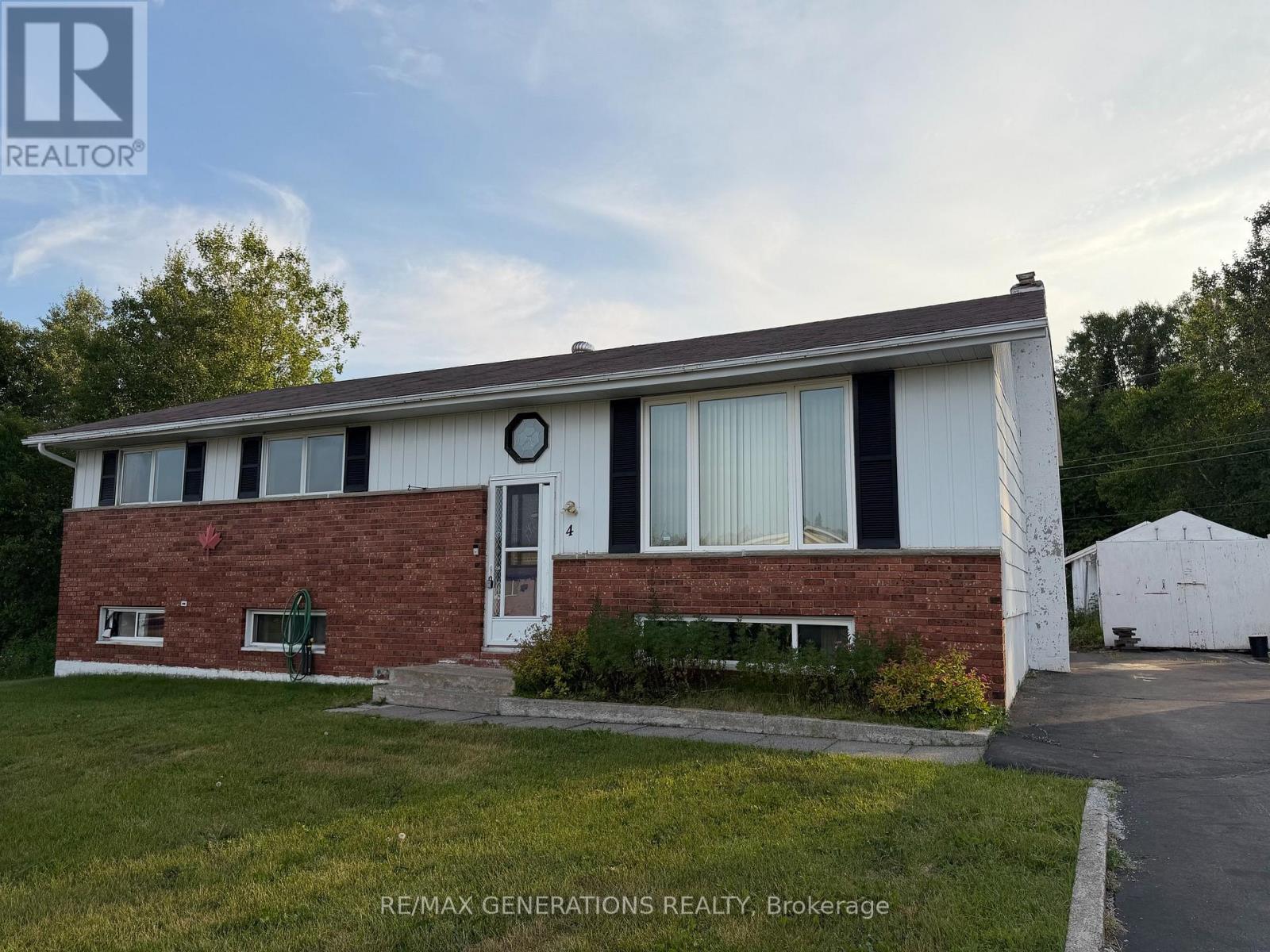 4 EAST GROVE CRESCENT, Terrace Bay, Ontario