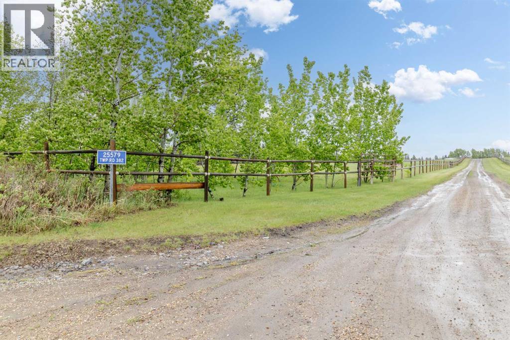 25579 Twp Rd 382, Rural Red Deer County, Alberta  T4N 5E2 - Photo 3 - A2223876