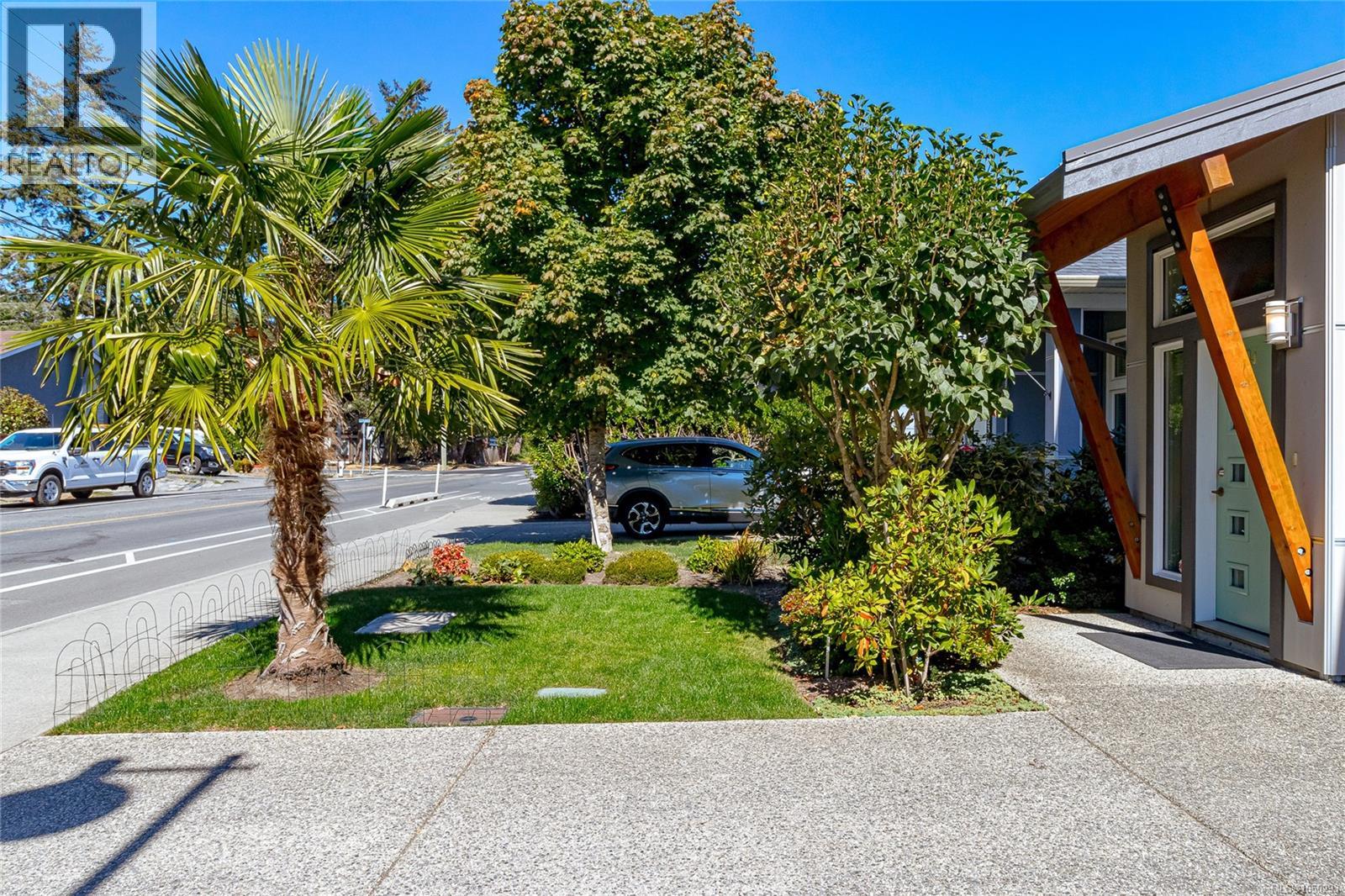 3325 Painter Rd Colwood British Columbia Canada V9C2H7 3