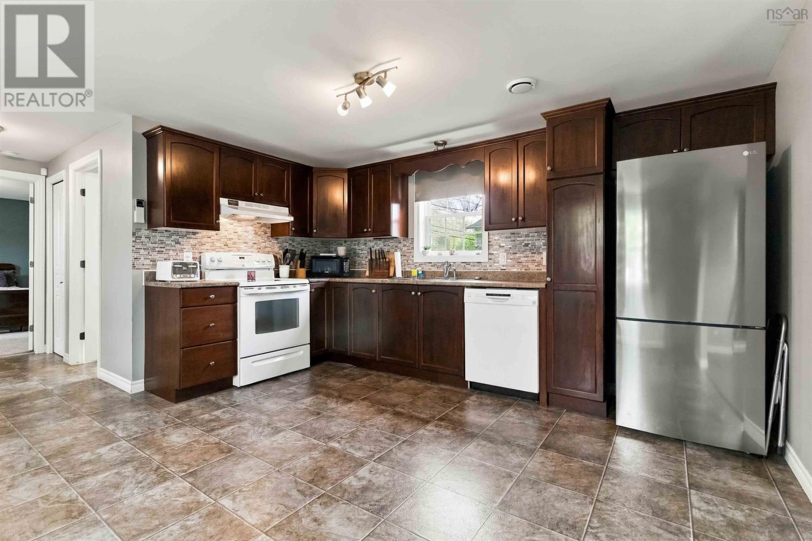 11 Wilson Avenue, Dartmouth, Nova Scotia  B2Y 2B2 - Photo 8 - 202623587