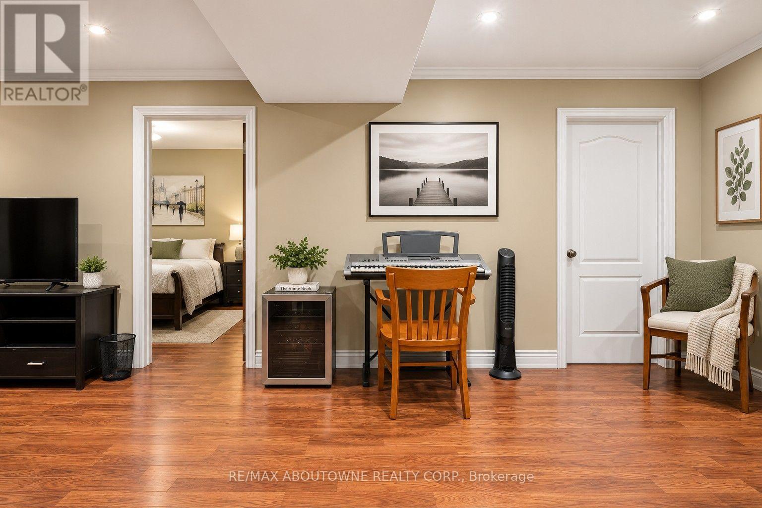 2033 Saxon Road, Oakville, Ontario  L6L 2V1 - Photo 32 - W13791408