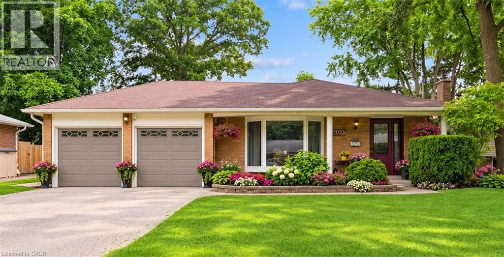 2033 SAXON Road, Oakville, Ontario
