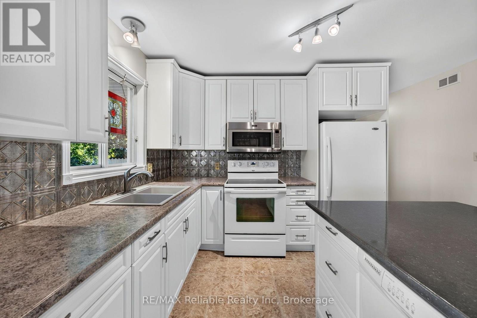 183 Spencer Street, Central Huron, Ontario  N0M 1L0 - Photo 11 - X13806550