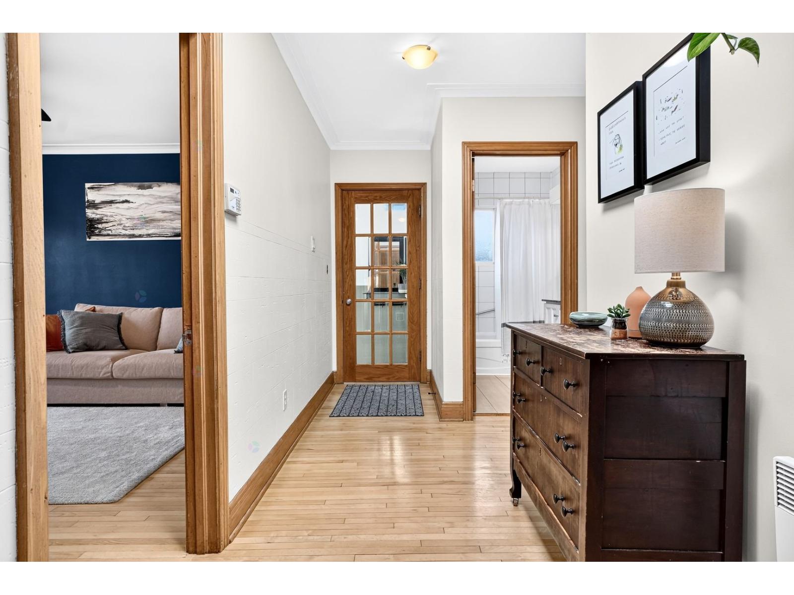 10548 Rue St-Urbain Montréal (Ahuntsic-Cartierville) Quebec Canada H3L2V1 3