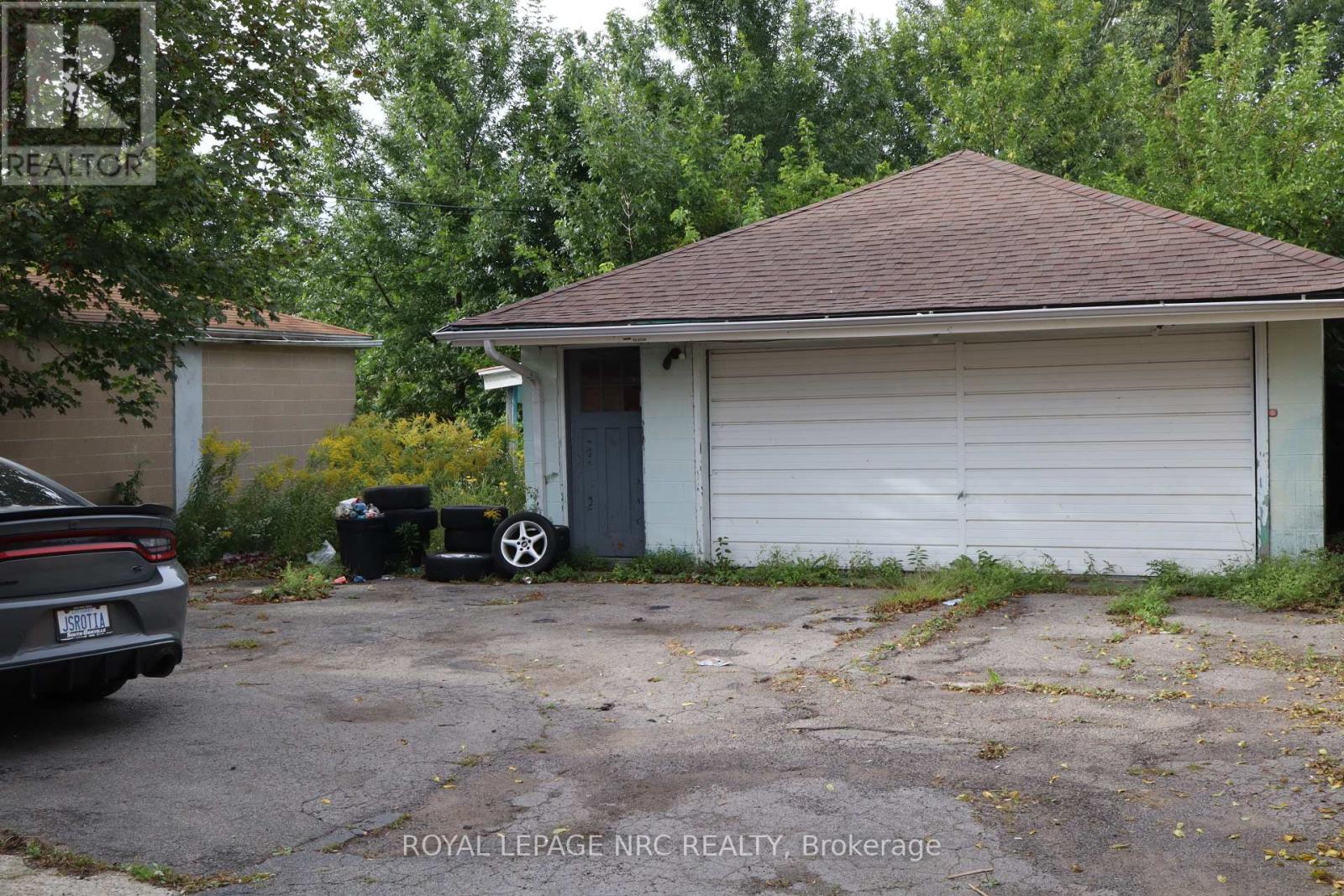 4911 Maple Street, Niagara Falls, Ontario  L2E 2M6 - Photo 2 - X13806582