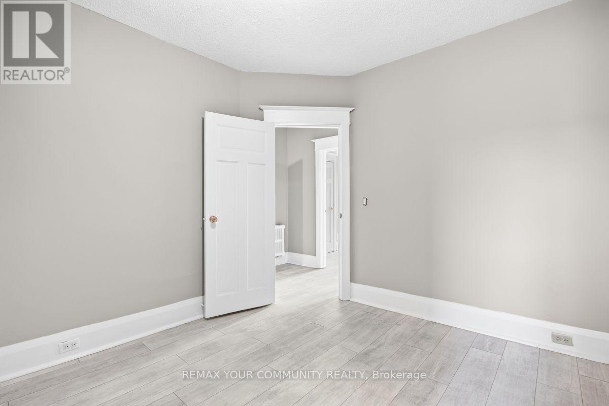 2nd Floor - 1258a St. Clair Avenue W, Toronto, Ontario  M6E 1B9 - Photo 16 - W13789980