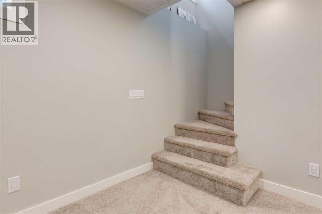 72 Heston Street Nw, Calgary, Alberta  T2K 2C1 - Photo 30 - A2345802