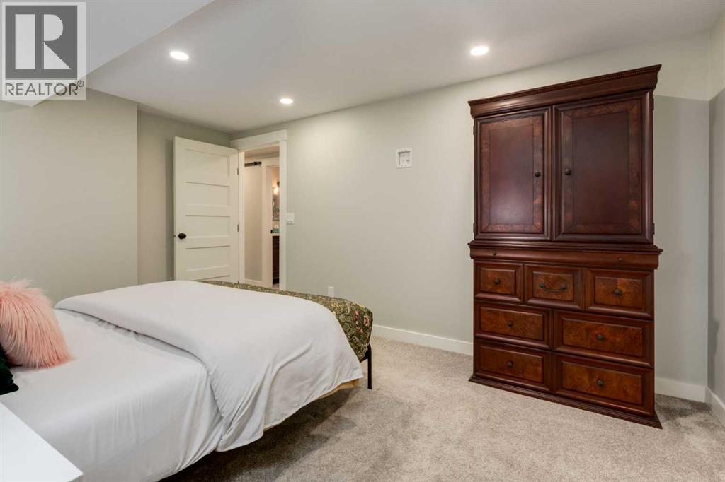 72 Heston Street Nw, Calgary, Alberta  T2K 2C1 - Photo 35 - A2345802