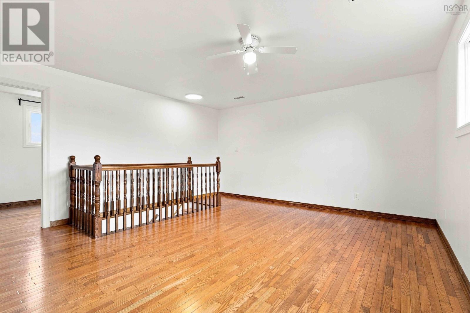 8 Auburn Drive photo 26