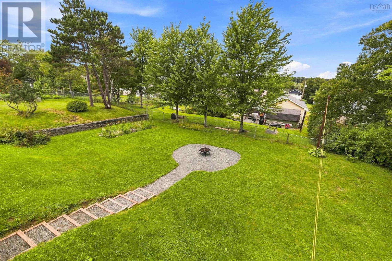 8 Auburn Drive photo 41