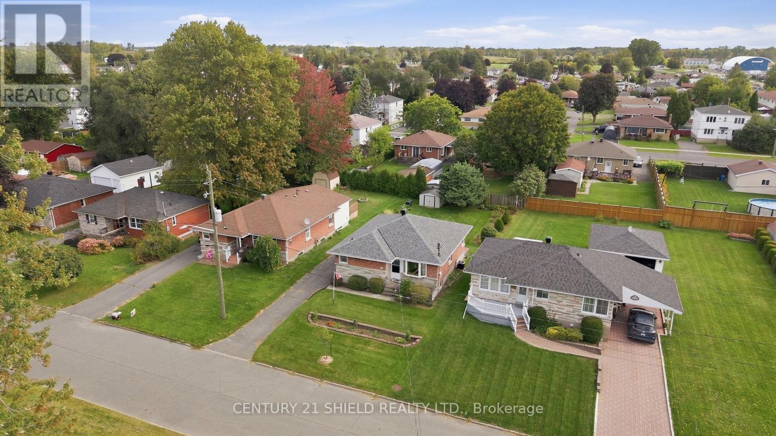 1303 Lascelle Avenue, Cornwall, Ontario  K6H 3K9 - Photo 3 - X13803752