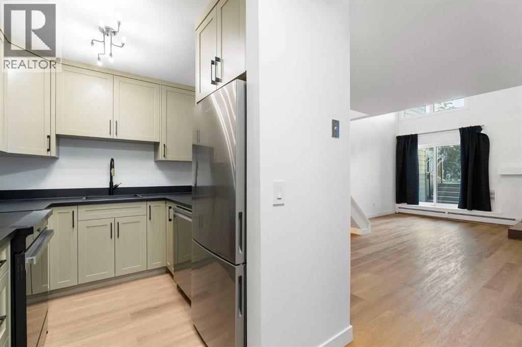 2136, 70 Glamis Drive Sw, Calgary, Alberta  T3E 6T6 - Photo 5 - A2345339
