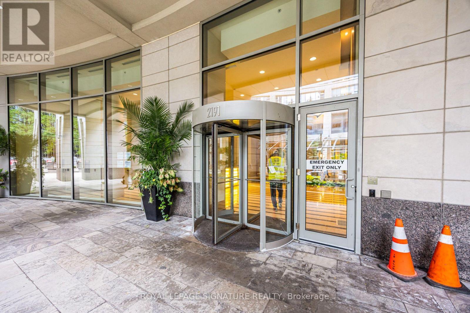 3608 - 2191 Yonge Street, Toronto, Ontario  M4S 3H8 - Photo 3 - C13805924
