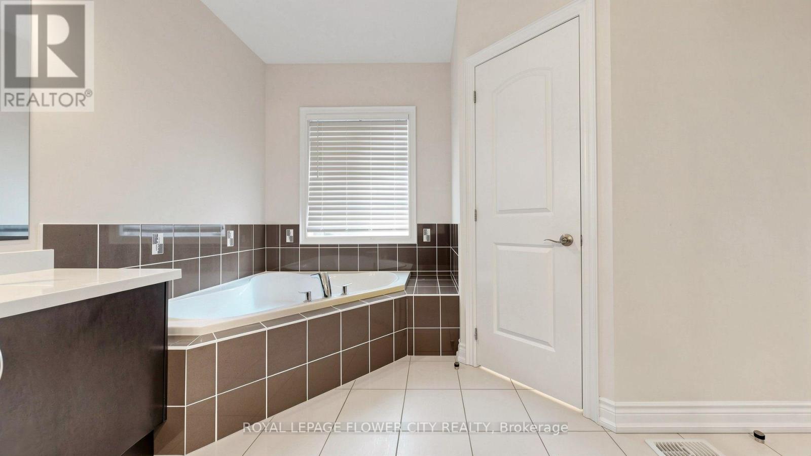 12 Paradise Valley Trail, King, Ontario  L7B 0A5 - Photo 26 - N13651974