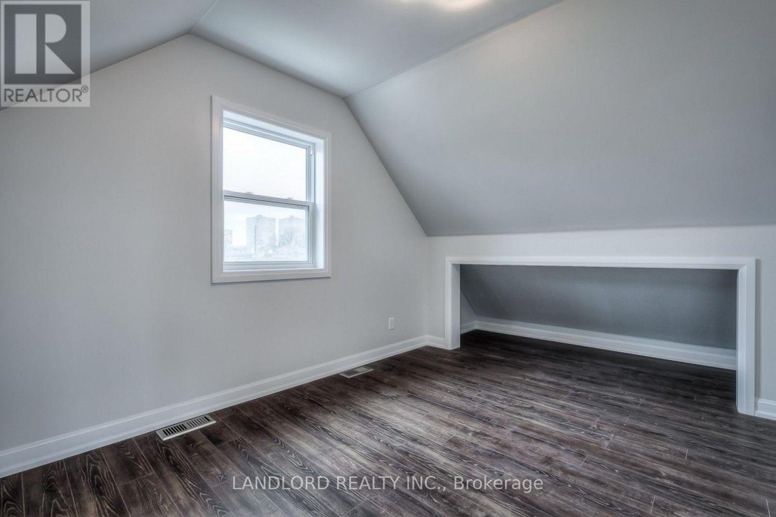 82 Parkway Avenue, Toronto, Ontario  M6R 1T5 - Photo 12 - W13762772