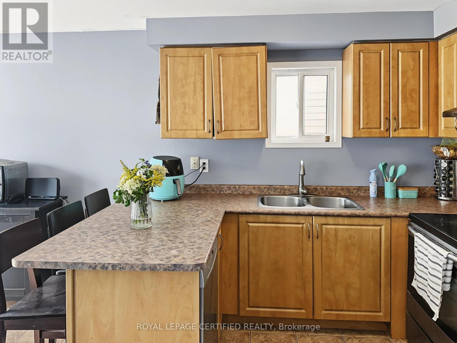 64 Admiral Crescent, Essa, Ontario  L0M 1B4 - Photo 8 - N13754334