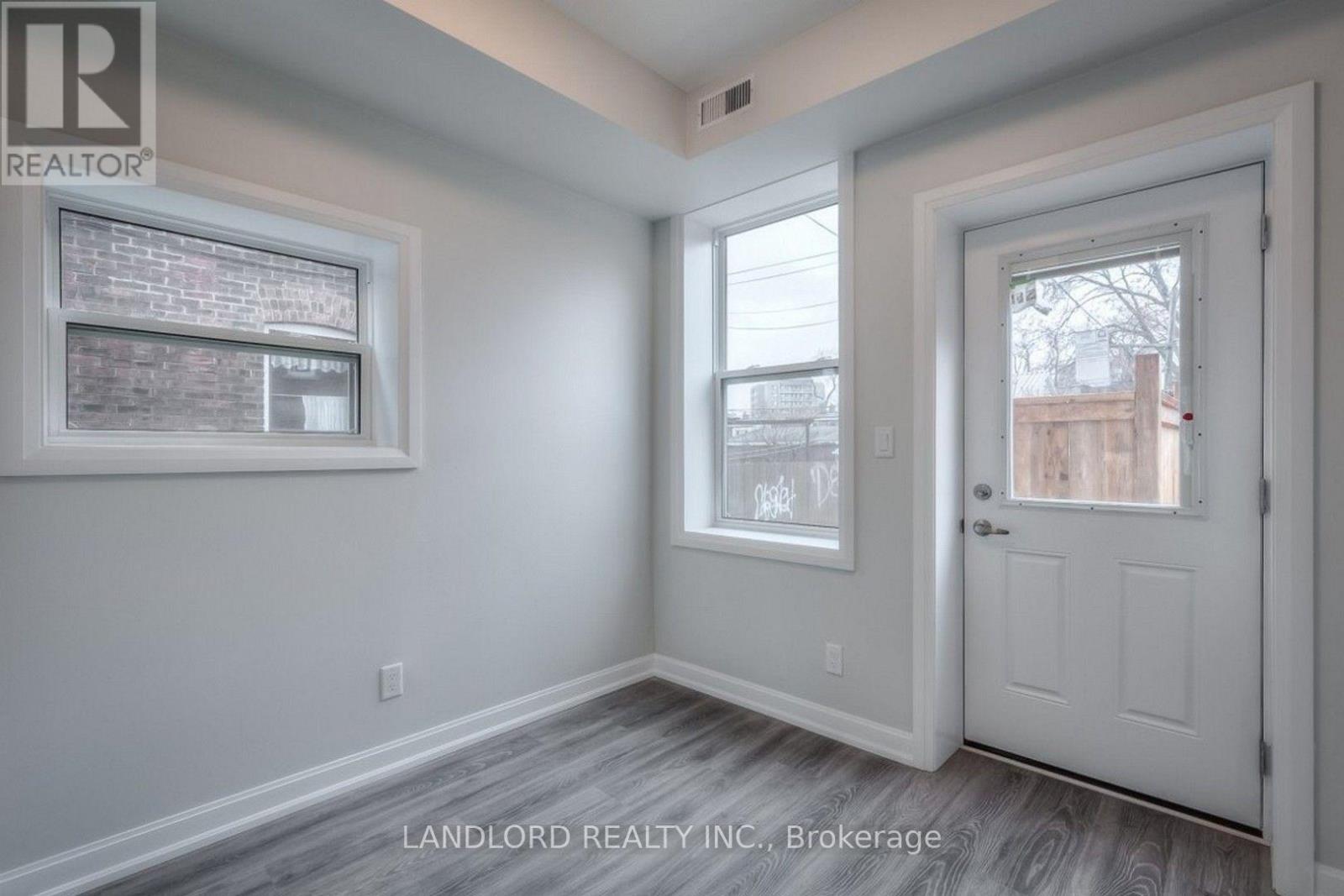 82 Parkway Avenue, Toronto, Ontario  M6R 1T5 - Photo 28 - W13762772