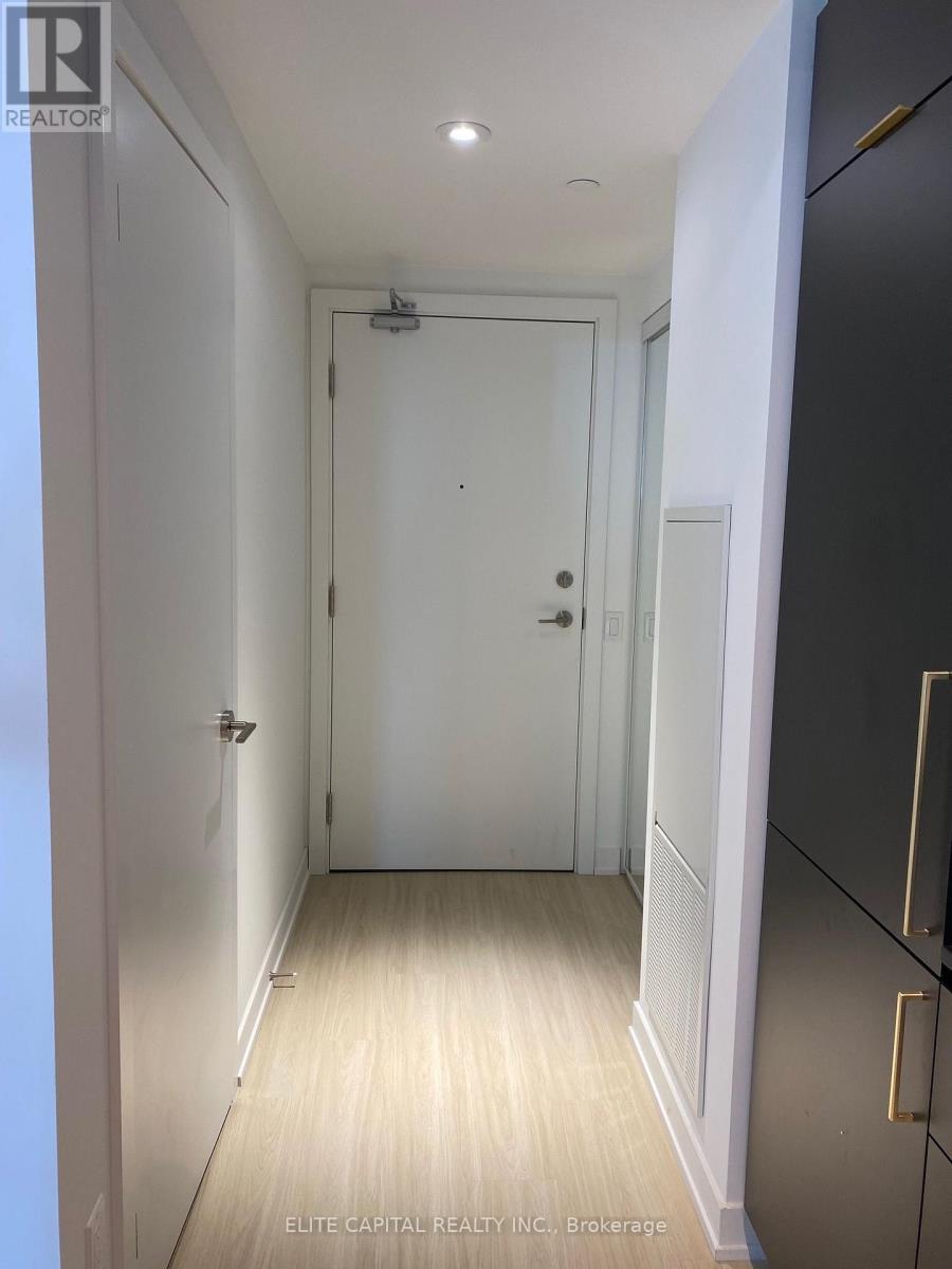 5508 - 8 Wellesley Street W, Toronto, Ontario  M4Y 0J5 - Photo 2 - C13806626