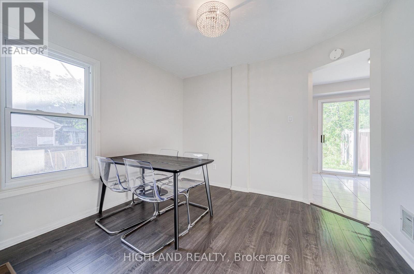 2032 Glenada Crescent, Oakville, Ontario  L6H 4M5 - Photo 5 - W13806620