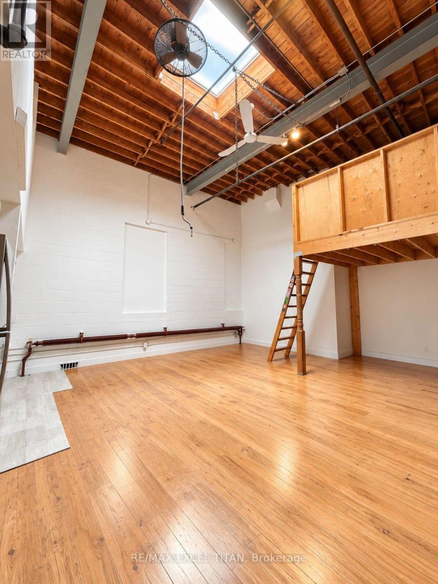 202 - 227 Sterling Road E, Toronto, Ontario  M6P 3L4 - Photo 4 - C13800408
