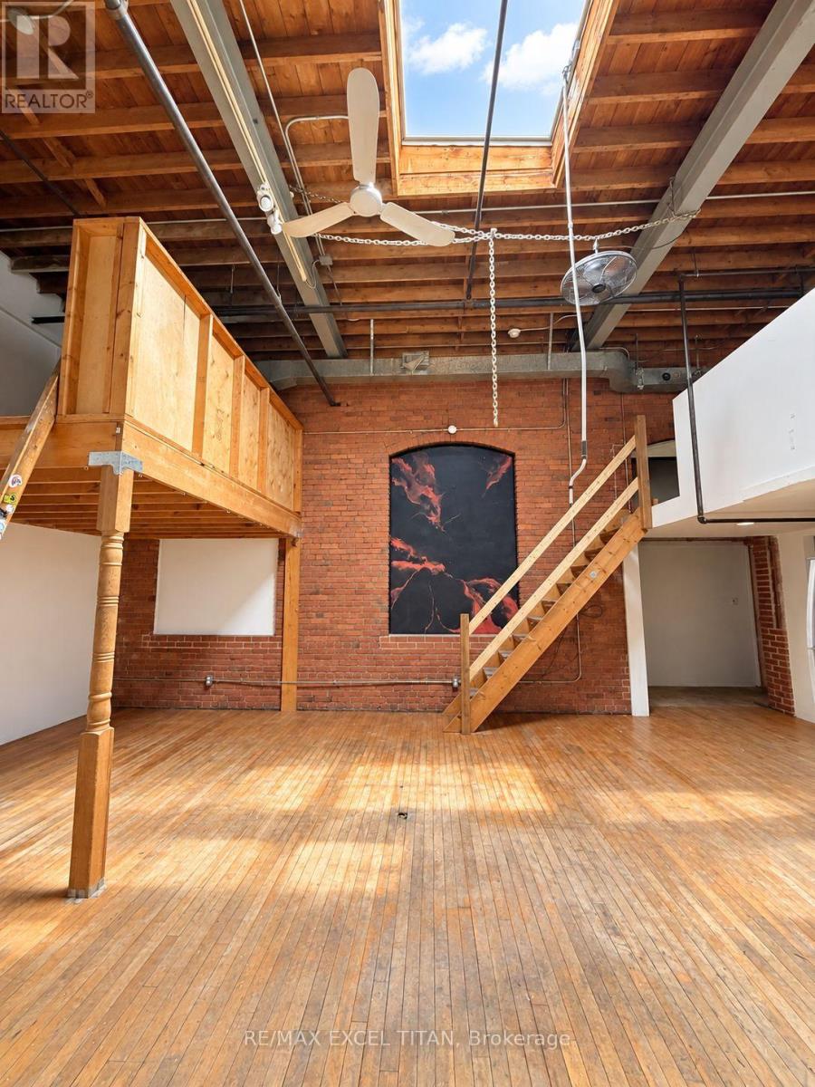 202 - 227 Sterling Road E, Toronto, Ontario  M6P 3L4 - Photo 3 - C13800408