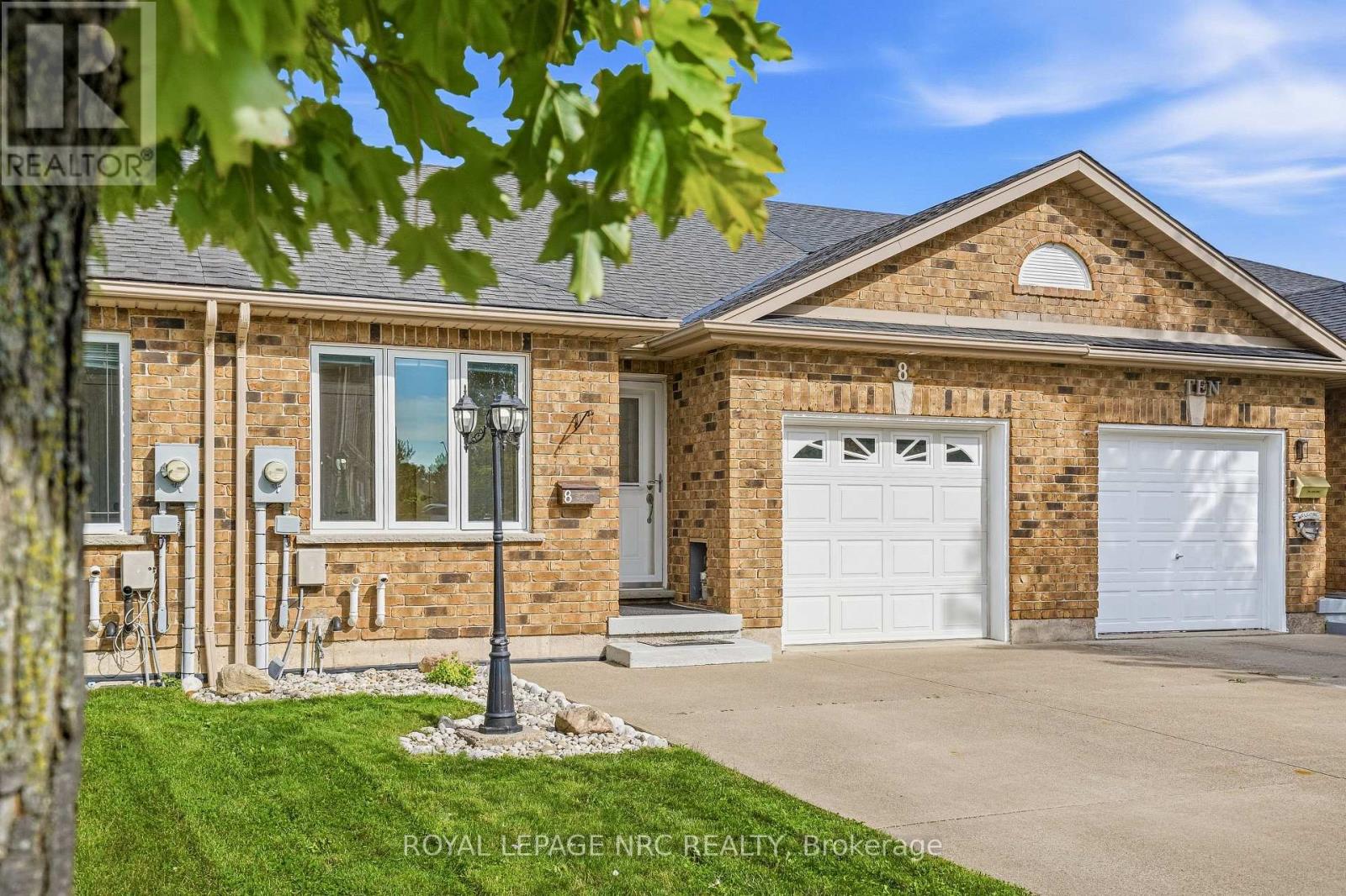 8 BLUEGRASS CRESCENT, St. Catharines, Ontario