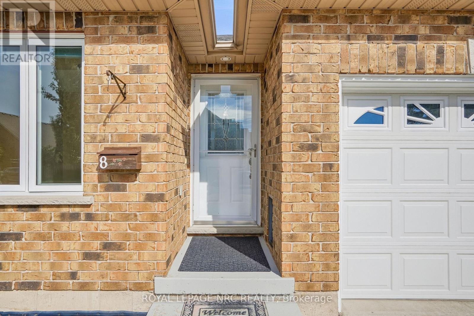8 Bluegrass Crescent, St. Catharines, Ontario  L2P 0A7 - Photo 3 - X13806642