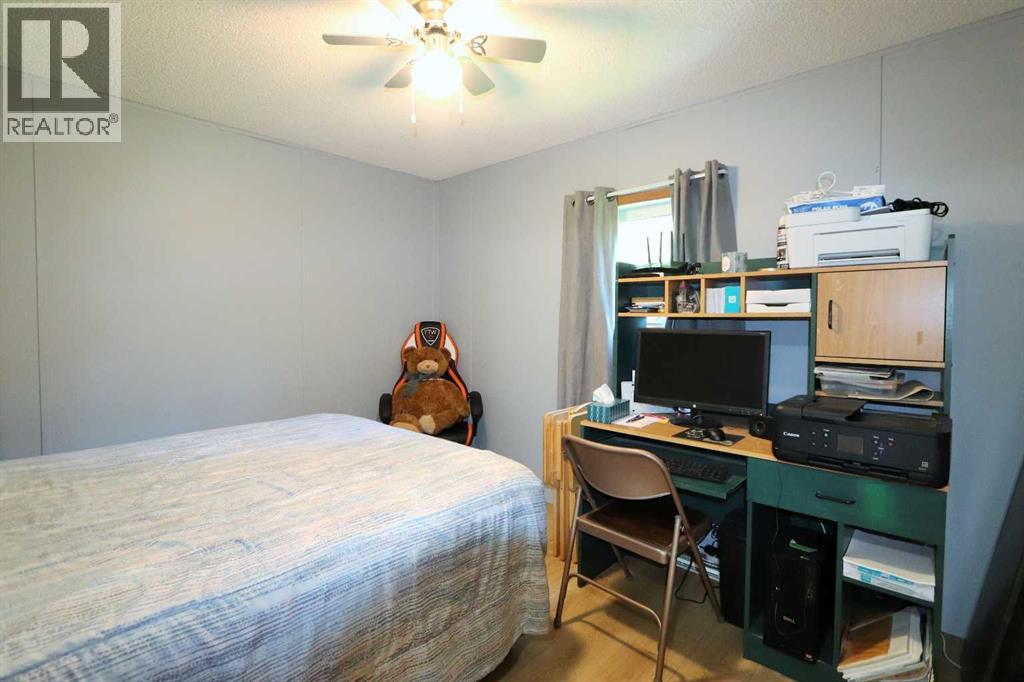 430021 Range Road 232, Rural Ponoka County, Alberta  T4J 1R1 - Photo 12 - A2346047