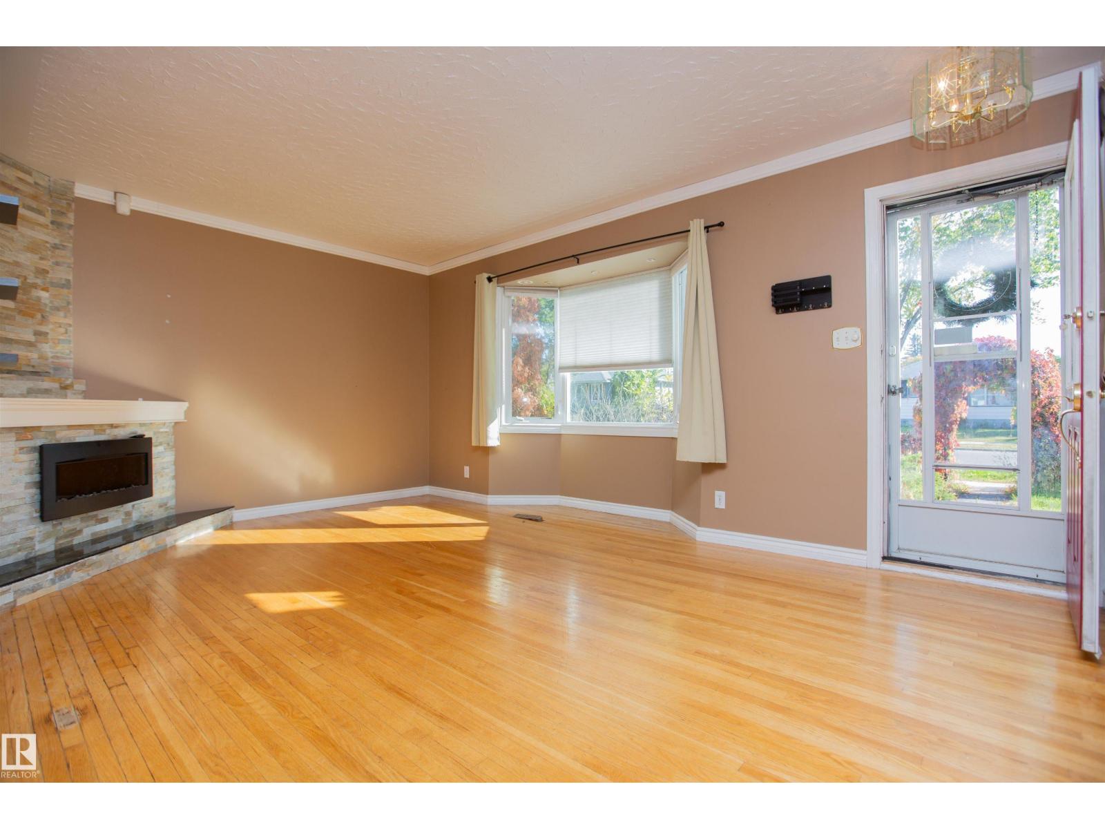 13032 120 St Nw Nw, Edmonton, Alberta  T5E 5N9 - Photo 3 - E4509600
