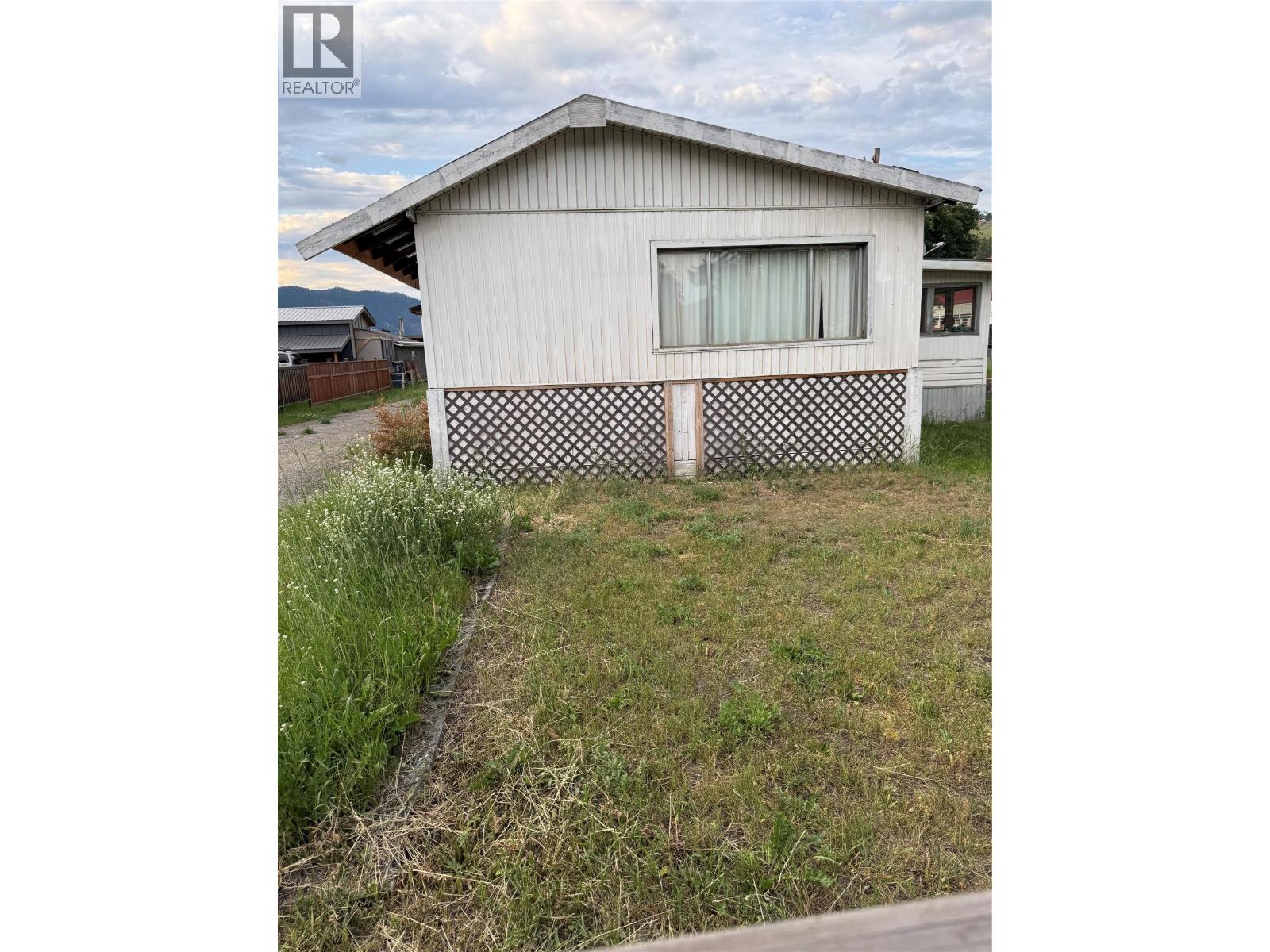 5708 Vla Road, Chase, British Columbia  V0E 1M1 - Photo 14 - 10400180