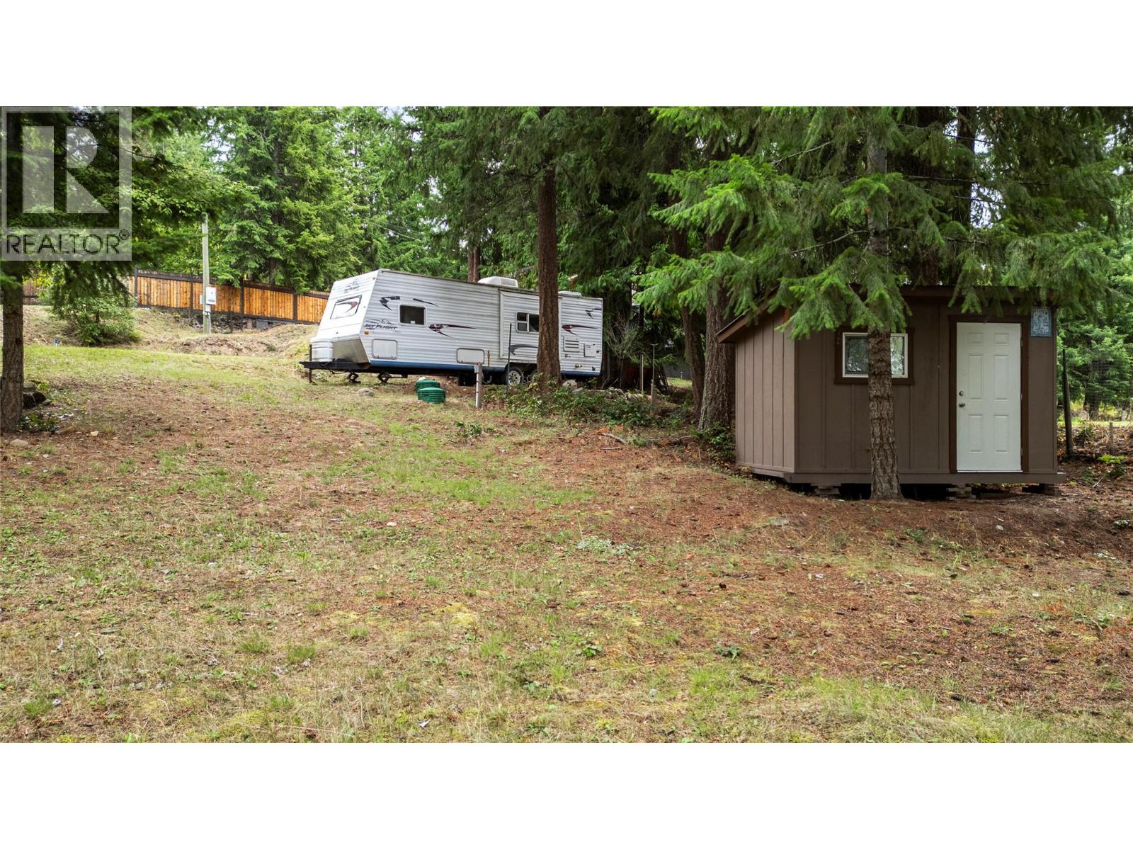 7206 Fraser Crescent, Anglemont, British Columbia  V0E 1M8 - Photo 15 - 10401067