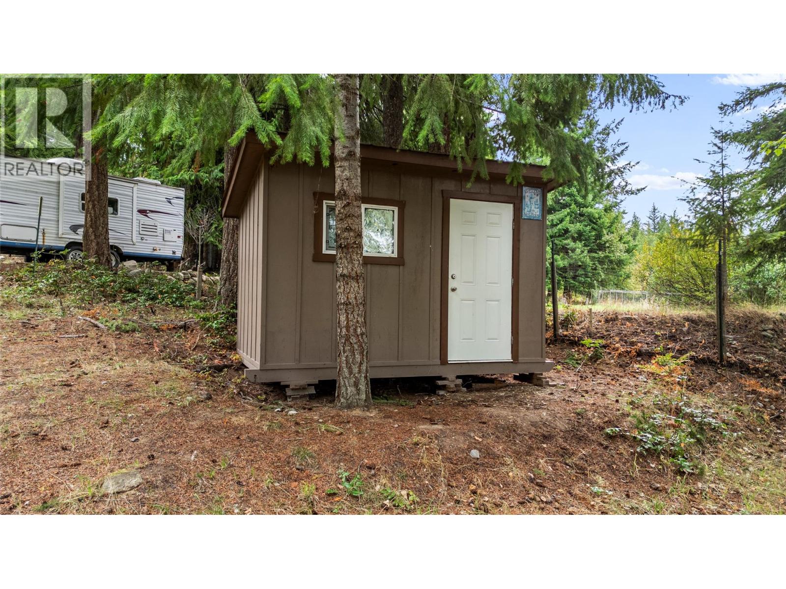 7206 Fraser Crescent, Anglemont, British Columbia  V0E 1M8 - Photo 16 - 10401067