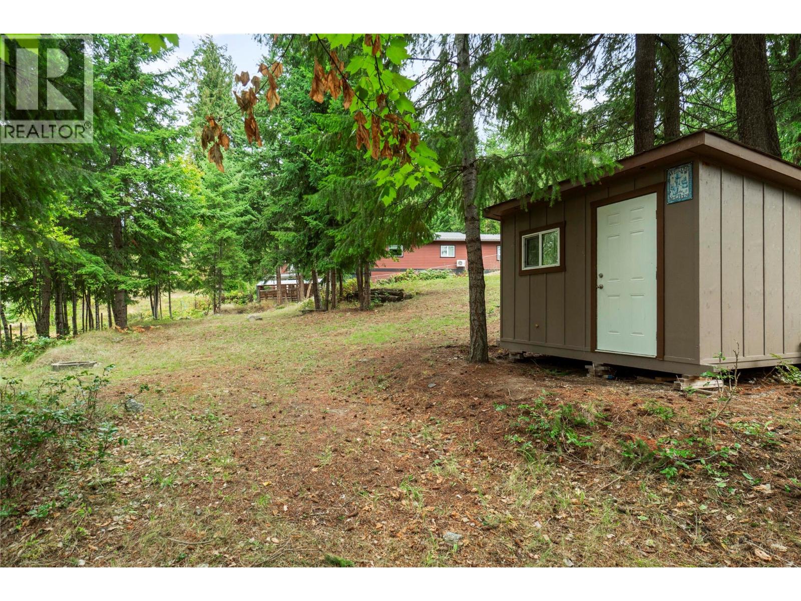 7206 Fraser Crescent, Anglemont, British Columbia  V0E 1M8 - Photo 4 - 10401067