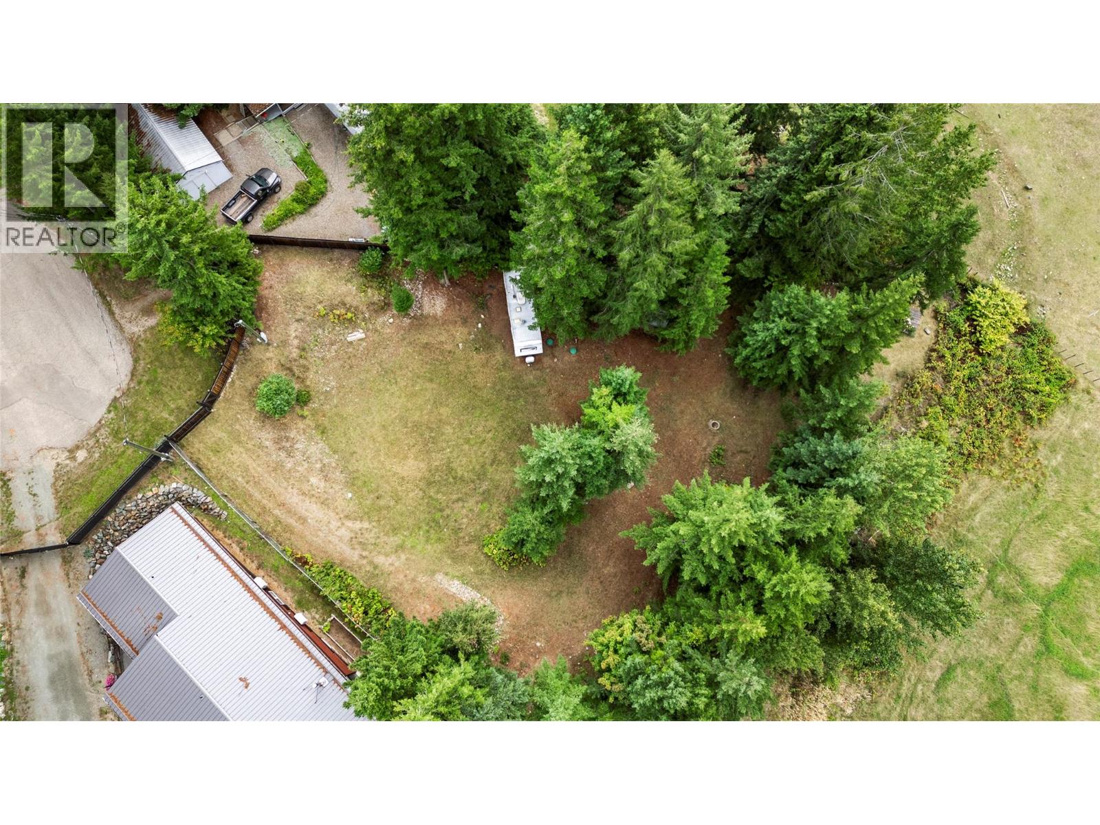 7206 Fraser Crescent, Anglemont, British Columbia  V0E 1M8 - Photo 7 - 10401067