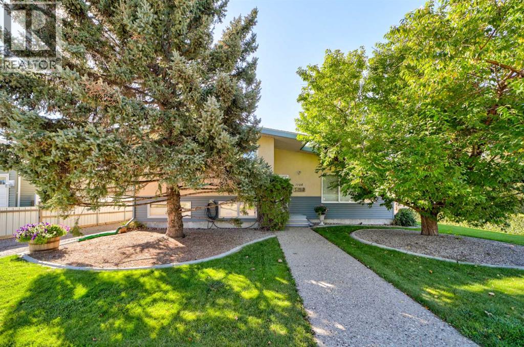 1108 43 Avenue N, Lethbridge, Alberta  T1H 6C2 - Photo 1 - A2345454
