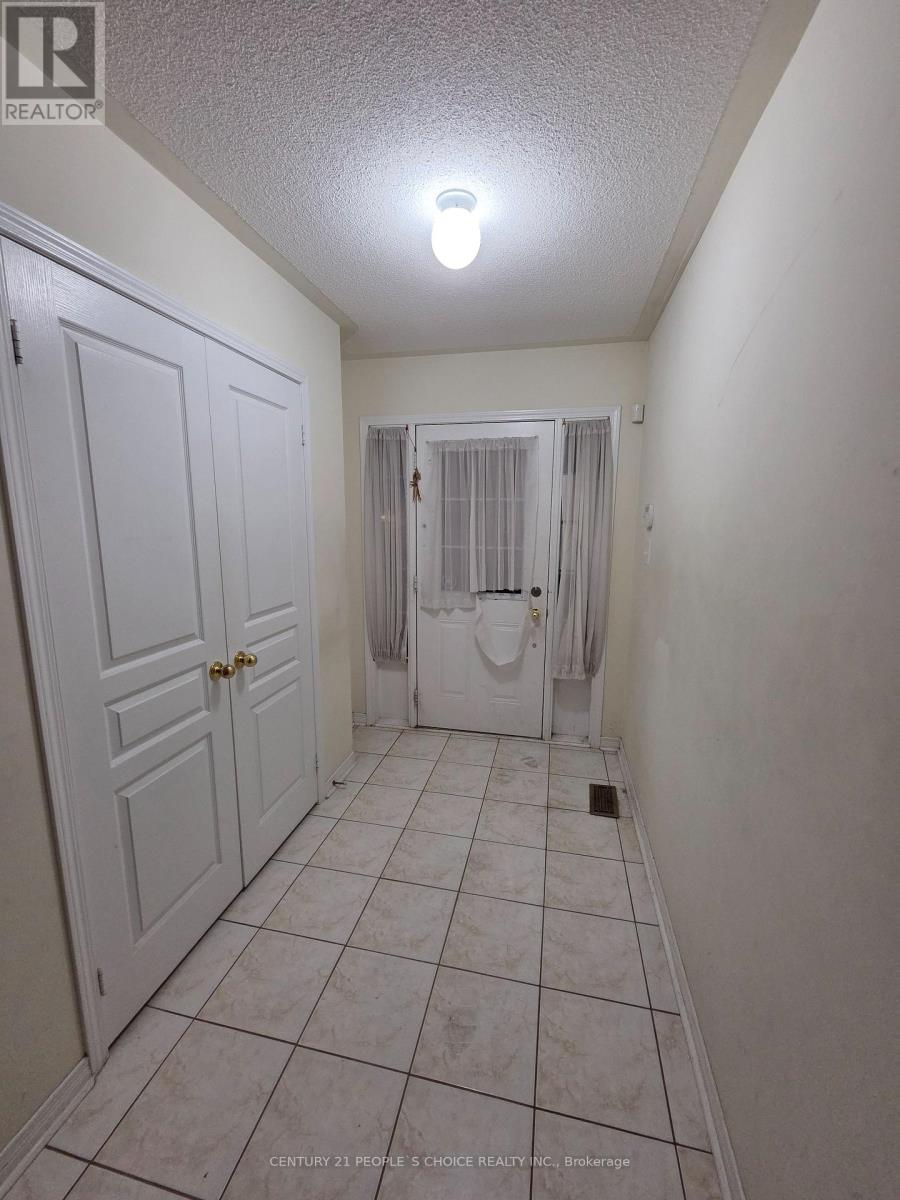 5 Curran Hall Crescent, Toronto, Ontario  M1G 0A2 - Photo 2 - E13771620
