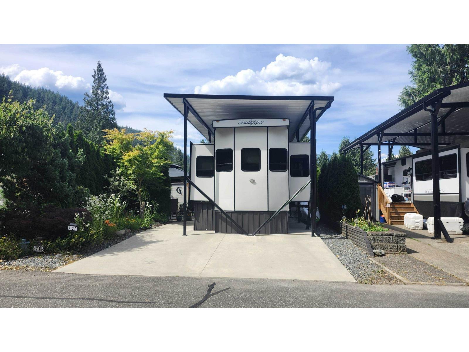 102 14600 MORRIS VALLEY ROAD, Mission, British Columbia