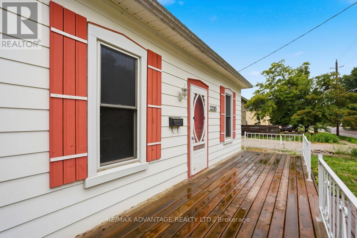 22383 Adelaide Road, Strathroy-Caradoc, Ontario  N0L 1W0 - Photo 11 - X13806692