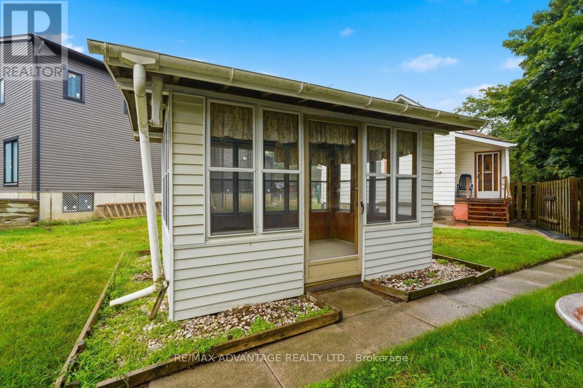 22383 Adelaide Road, Strathroy-Caradoc, Ontario  N0L 1W0 - Photo 38 - X13806692