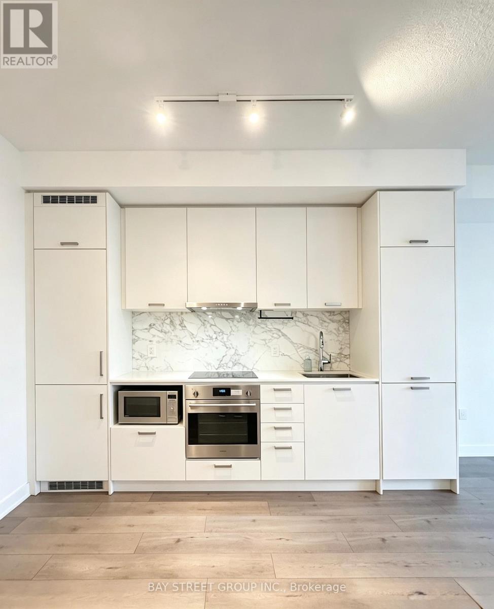 710 - 10 Honeycrisp Crescent, Vaughan, Ontario  L4K 0M8 - Photo 2 - N13806698